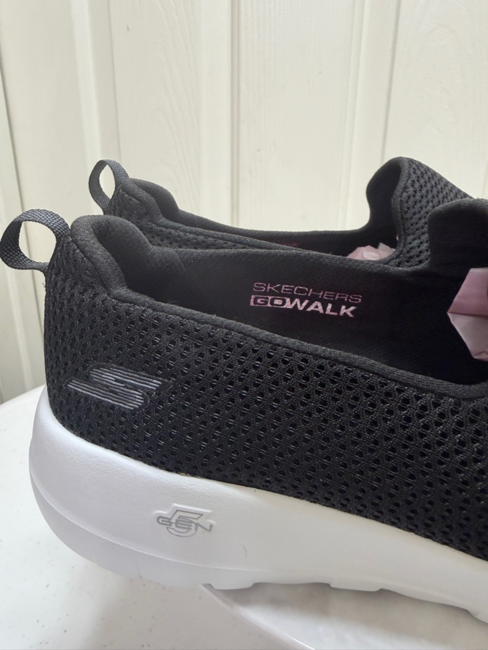 Skechers GOwalk Slip-On Womens Sneakers in Black 10 - Picture 3 of 9